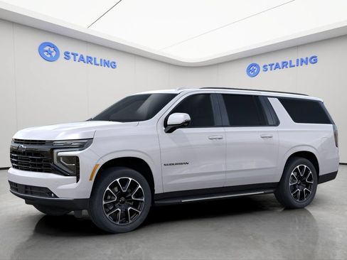 Used 2025 Chevrolet Suburban RST w/ Comfort Package AWD/4WD image 2