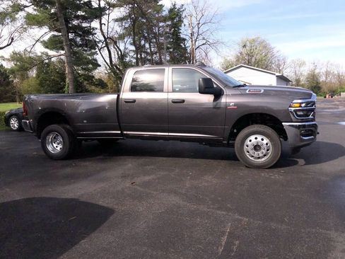 New 2026 RAM 3500 Tradesman w/ Chrome Appearance Group AWD/4WD image 6