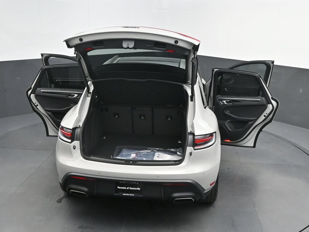 New 2026 Porsche Macan AWD/4WD image 46