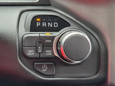 New 2026 RAM 1500 Express AWD/4WD image 17