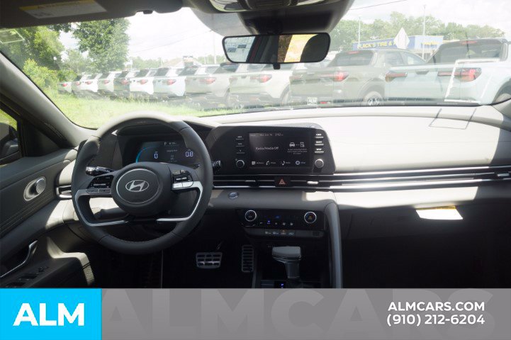 Used 2025 Hyundai Elantra Sport FWD image 18