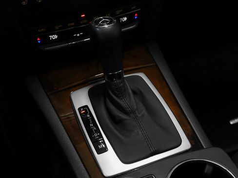 Used 2010 Mercedes-Benz E 550 Coupe image 38