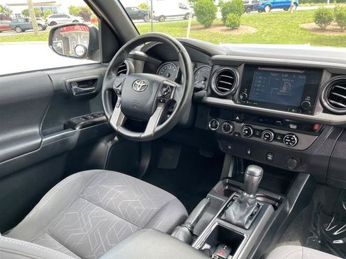 Used 2017 Toyota Tacoma TRD Off-Road w/ Tow Package (A/T) AWD/4WD image 85