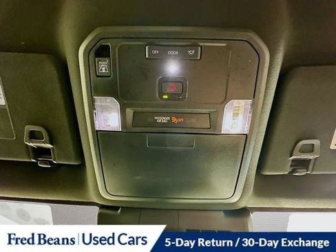 Used 2025 Toyota Tacoma SR5 w/ SR5 Upgrade Package AWD/4WD image 38