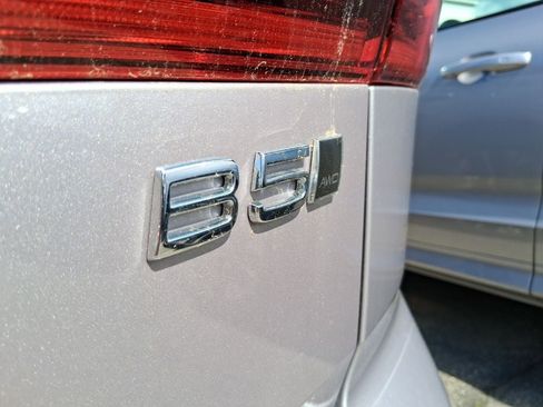 New 2026 Volvo XC60 B5 Plus w/ Protection Package Premier AWD/4WD image 8