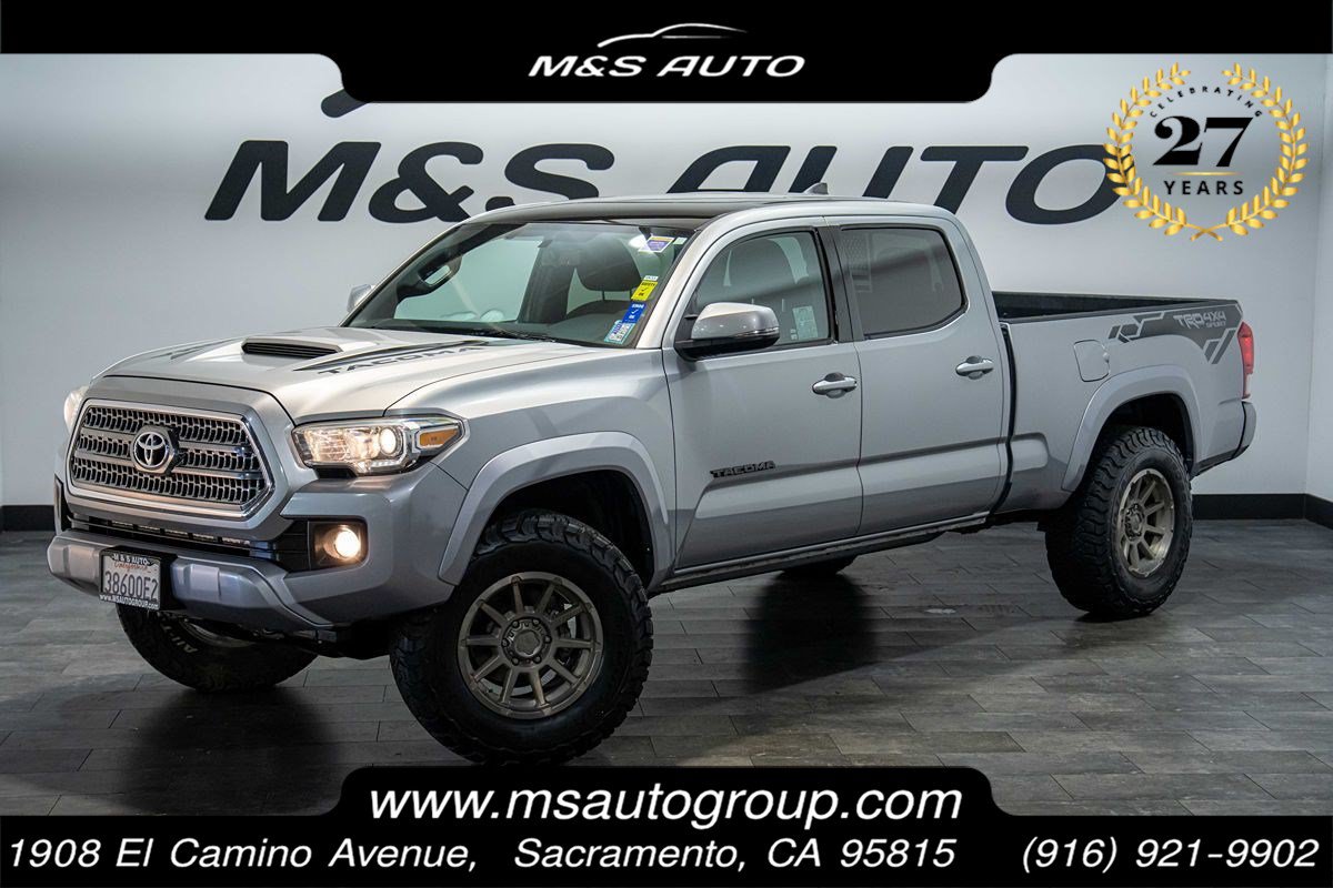 Used 2017 Toyota Tacoma TRD Sport w/ Tow Package AWD/4WD image 1