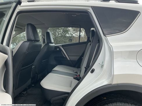 Used 2018 Toyota RAV4 Limited w/ Advanced Technology Package image 10