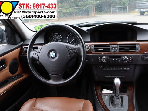 Used 2011 BMW 328i xDrive Sedan AWD/4WD image 16