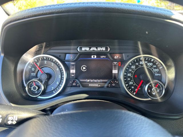 Used 2022 RAM 1500 Laramie AWD/4WD image 35