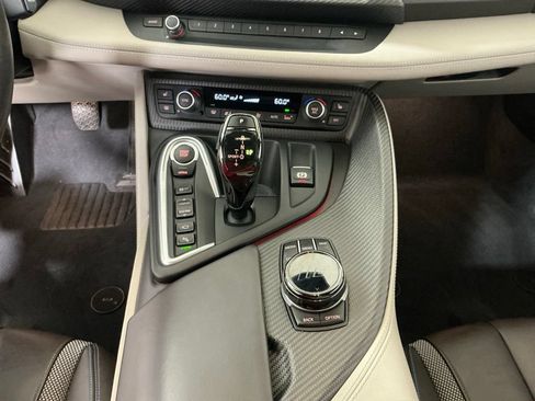 Used 2019 BMW i8 Roadster AWD/4WD image 11