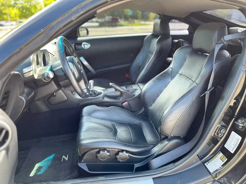 Used 2005 Nissan 350Z 35th Anniversary Edition w/ (N93) Cargo Convenience Pkg RWD image 11