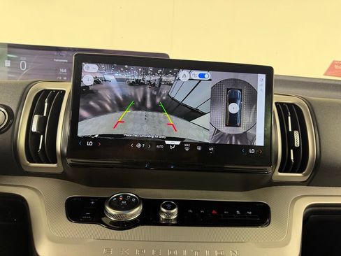 Used 2025 Ford Expedition Max Active RWD image 17
