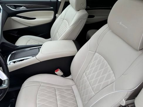 Used 2022 Buick Enclave Avenir AWD/4WD image 6