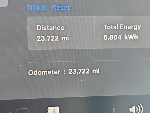 Used 2025 Tesla Model 3 Long Range AWD/4WD image 2