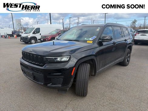 Used 2023 Jeep Grand Cherokee L Laredo image 4
