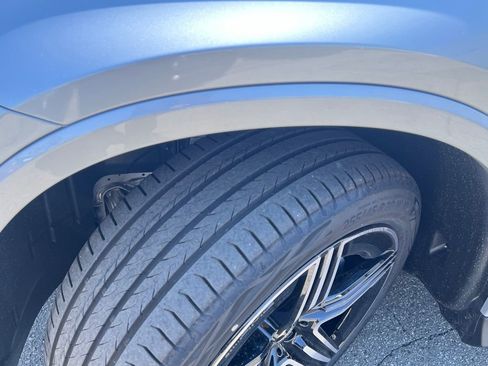 New 2025 Mercedes-Benz GLC 350e 4MATIC image 16