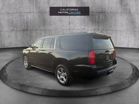 Used 2019 Chevrolet Suburban LT RWD image 7