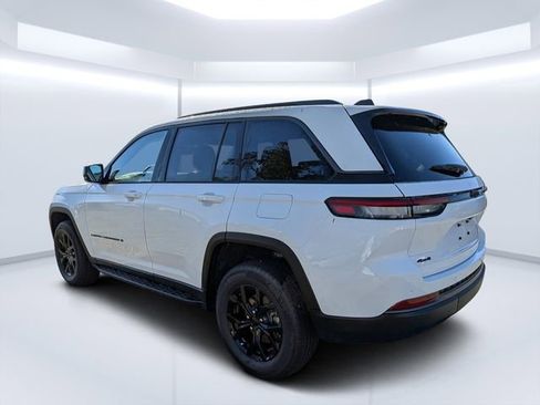 New 2026 Jeep Grand Cherokee Altitude AWD/4WD image 5
