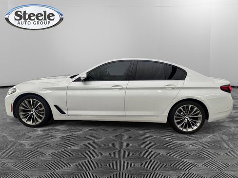 Used 2021 BMW 530i w/ Premium Package RWD image 2