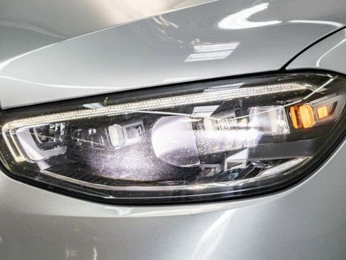 Used 2022 Mercedes-Benz S 580 4MATIC Sedan image 2