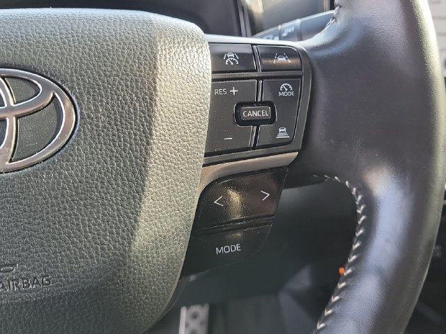Used 2025 Toyota Camry SE w/ Convenience Package FWD image 28
