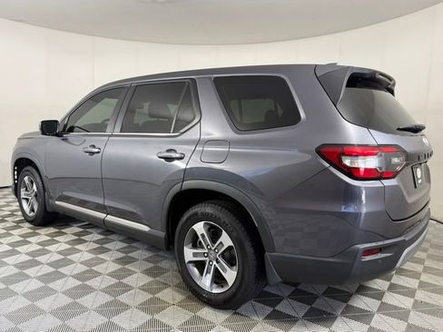 Used 2023 Honda Pilot EX-L image 4