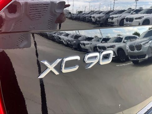 Used 2022 Volvo XC90 T6 Momentum w/ Advanced Package AWD/4WD image 9