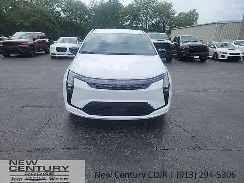 New 2027 Chrysler Pacifica Select FWD image 8