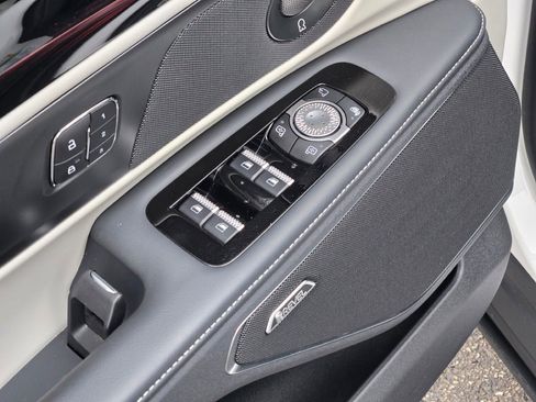 Used 2025 Lincoln Nautilus Premier w/ Equipment Group 102A image 22