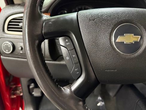 Used 2007 Chevrolet Suburban 2500 LT w/ Skid Plate Package AWD/4WD image 17