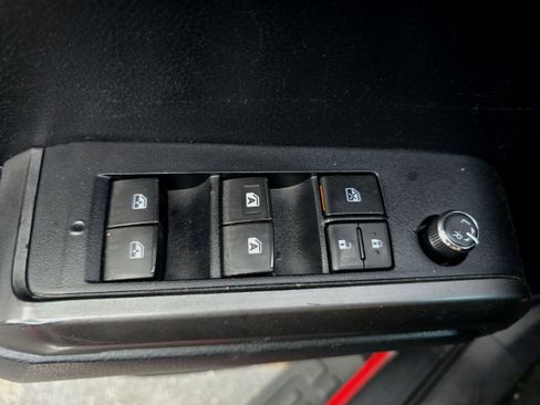 Used 2016 Toyota Tacoma TRD Sport w/ Towing Package image 39