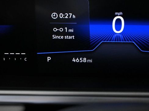 Used 2025 Volkswagen Taos SE image 12