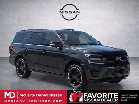 Used 2023 Ford Expedition Limited AWD/4WD image 1