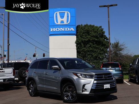 Used 2018 Toyota Highlander Limited Platinum AWD/4WD image 1
