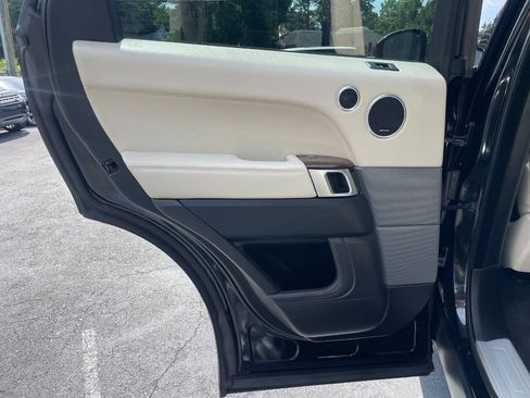 Used 2015 Land Rover Range Rover Sport HSE AWD/4WD image 25