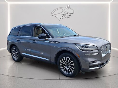 Used 2022 Lincoln Aviator AWD w/ Premium Package image 6
