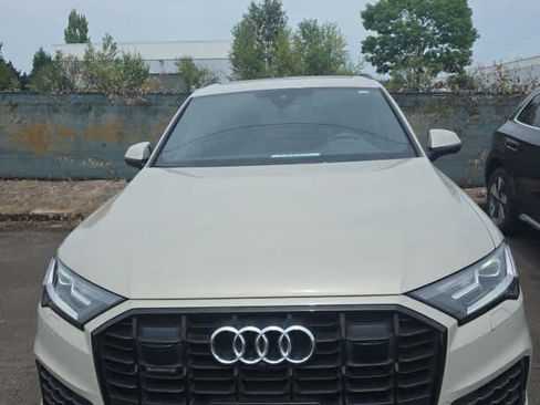 Used 2023 Audi Q7 3.0T Premium Plus w/ Premium Plus Package AWD/4WD image 2