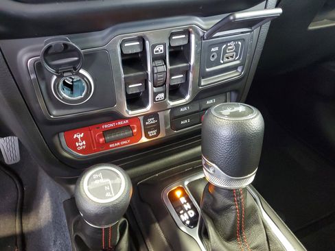 Used 2023 Jeep Wrangler Unlimited Rubicon image 28