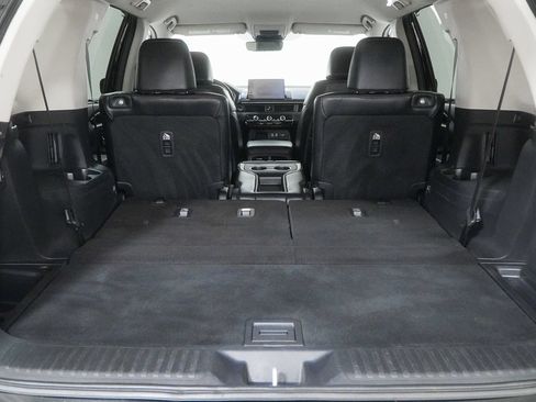 Used 2025 Honda Pilot EX-L image 11