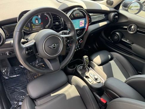 Certified 2024 MINI Cooper SE image 17