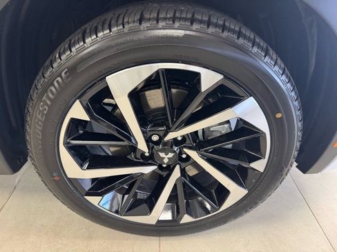 New 2025 Mitsubishi Outlander SEL image 8