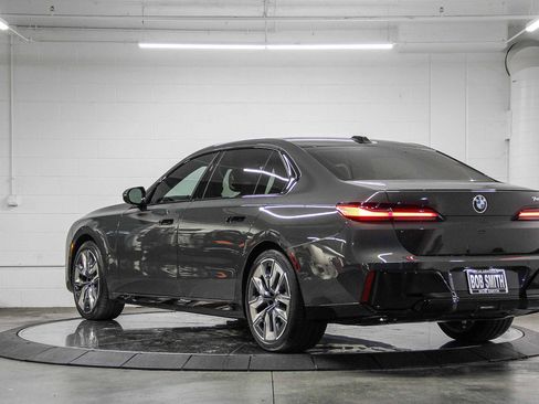 New 2026 BMW 740i w/ Premium Package image 4