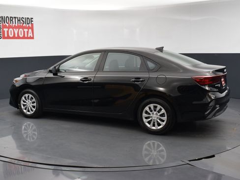 Used 2024 Kia Forte LX FWD image 2
