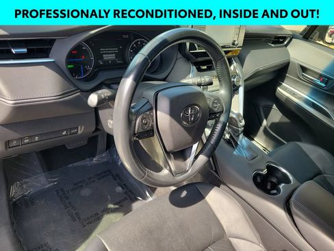 Certified 2021 Toyota Venza XLE w/ Softex Package AWD/4WD image 7