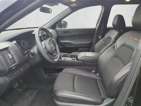 Used 2025 Nissan Pathfinder Rock Creek image 12
