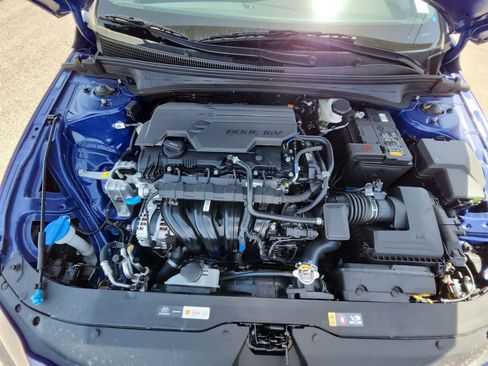 Used 2025 Hyundai Elantra Sport FWD image 13
