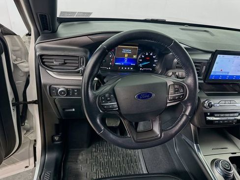 Certified 2020 Ford Explorer XLT w/ Equipment Group 202A image 21