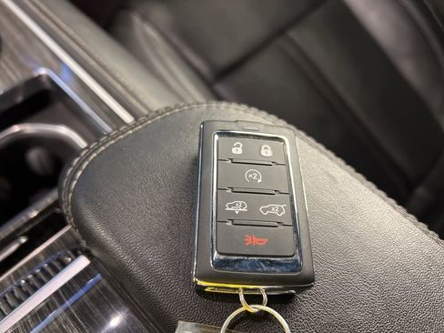 Used 2022 Jeep Wagoneer Series III w/ Premium Group I image 40