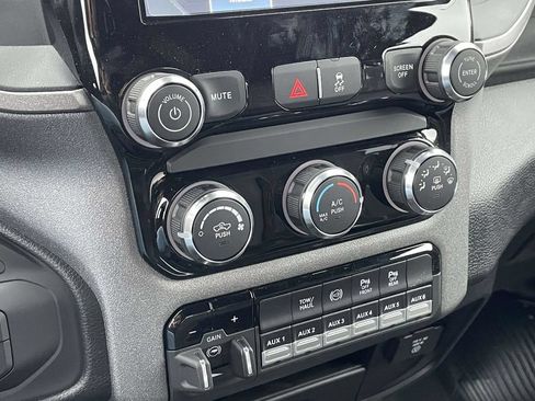New 2026 RAM 2500 Tradesman w/ Chrome Appearance Group AWD/4WD image 38