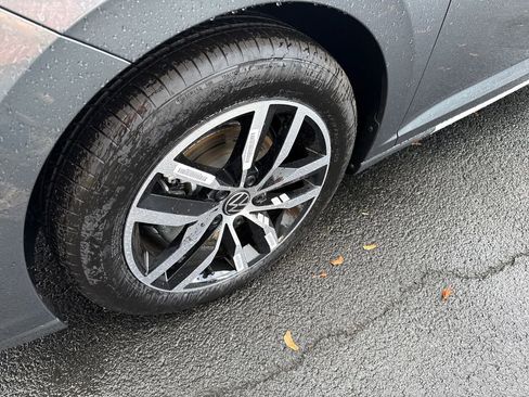 New 2025 Volkswagen Jetta SE image 2